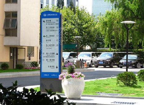  孟州哪些因素影响宣传栏的制作？